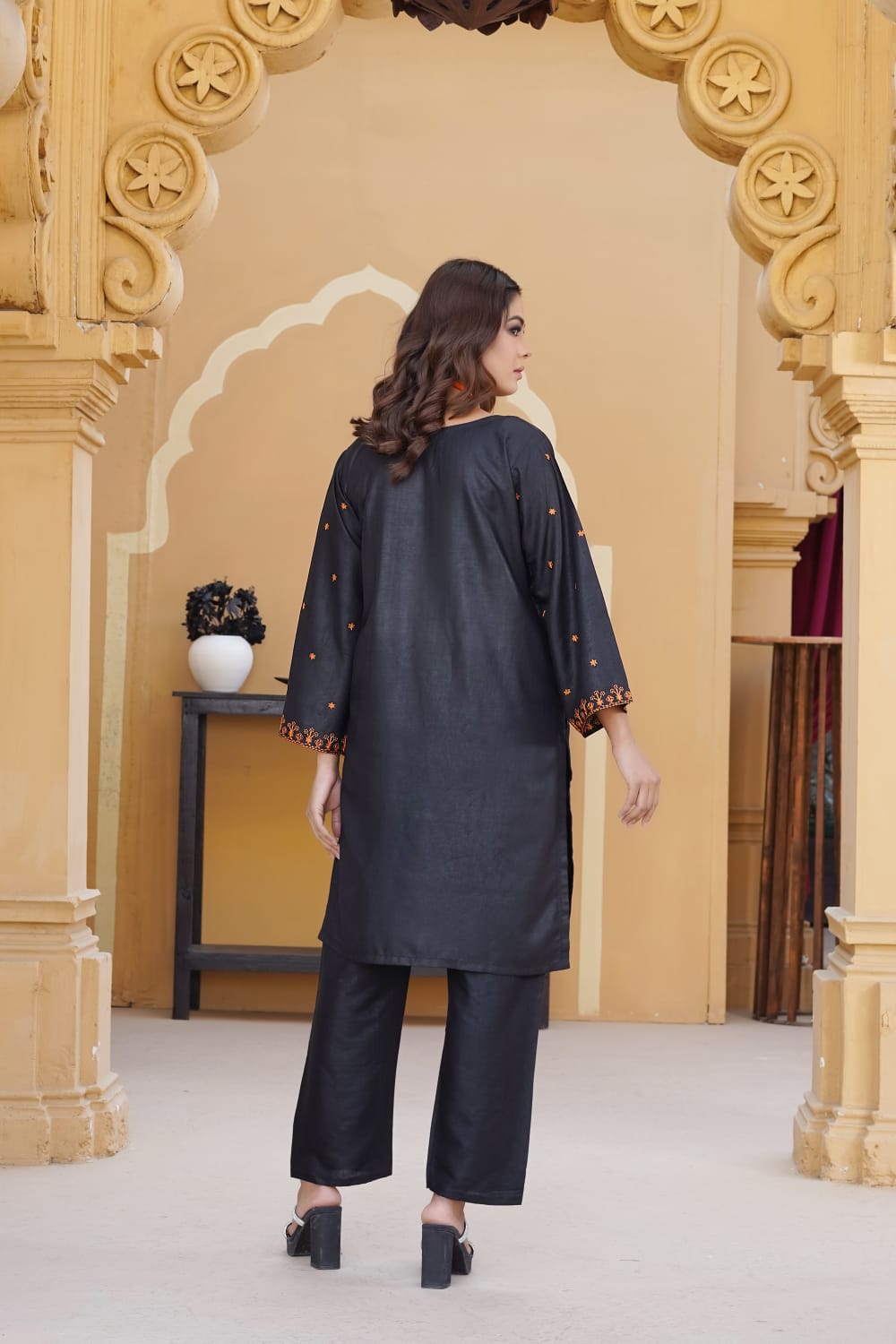 AFREEN POCKET EMB